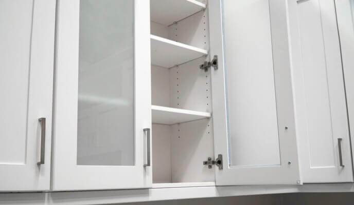 remplacement portes armoires de cuisine blanche