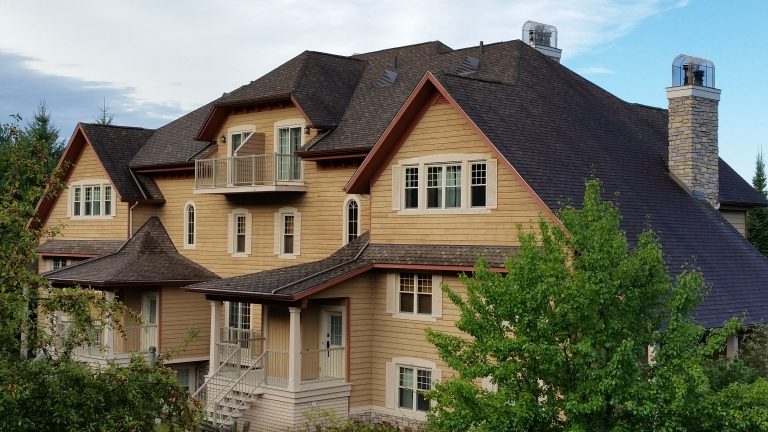 Condo Association in Mont-Tremblant | Exterior Painting
