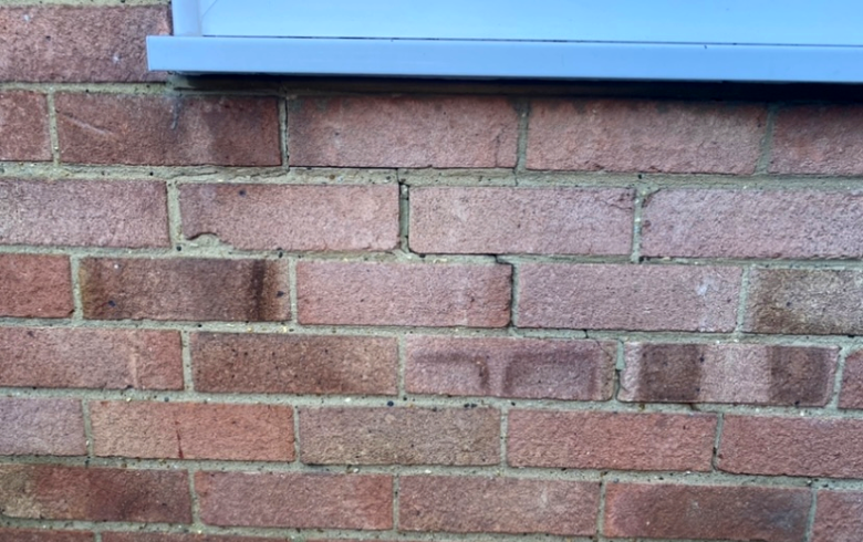 cracks on mortar under window