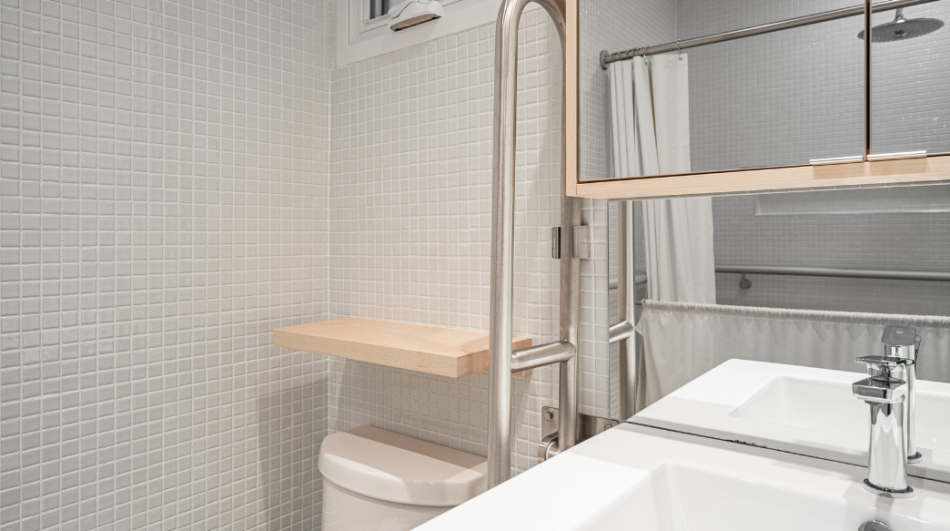 Rénovation de salle de bain : attentions aux normes de sécurité