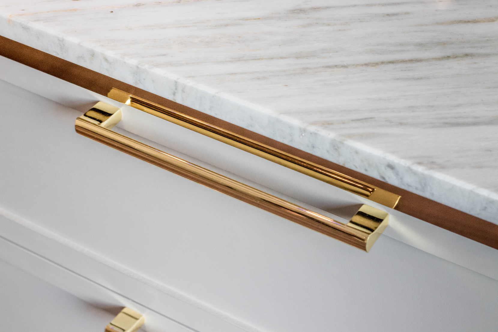 Gold-plated kitchen furniture handles