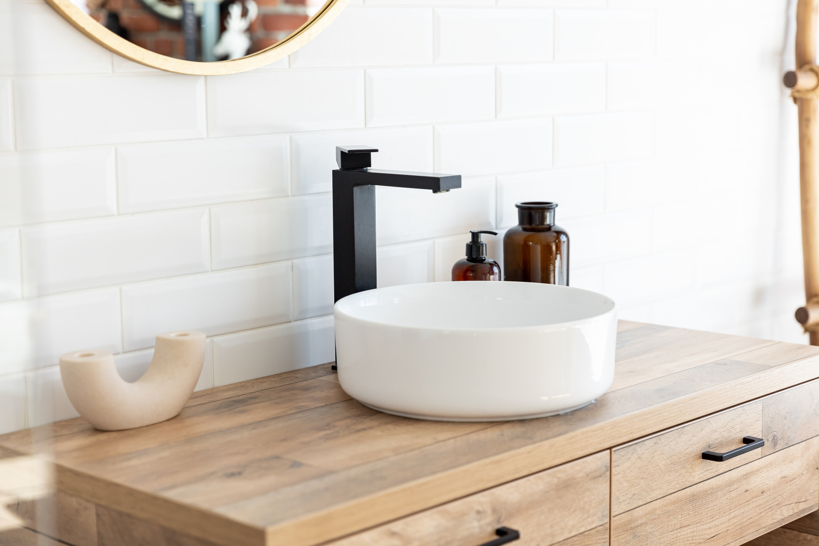 Loft style bathroom with white ceramic backsplash