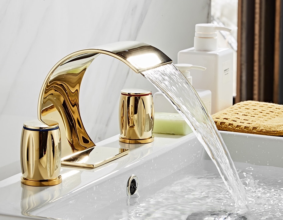 Golden waterfall faucet